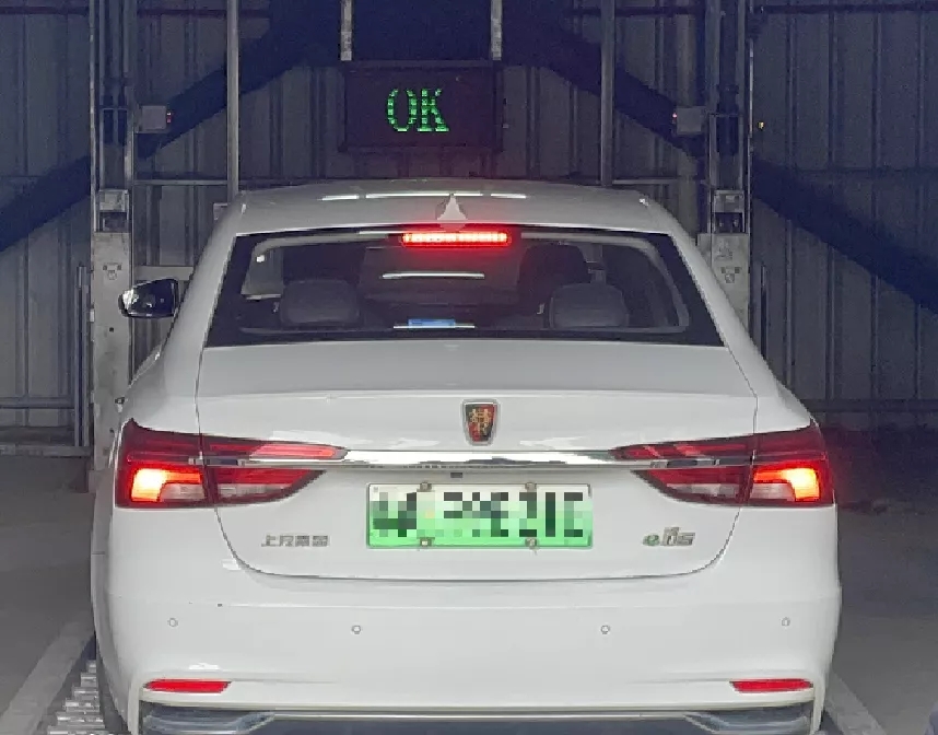 停車(chē)庫(kù)2.webp.jpg